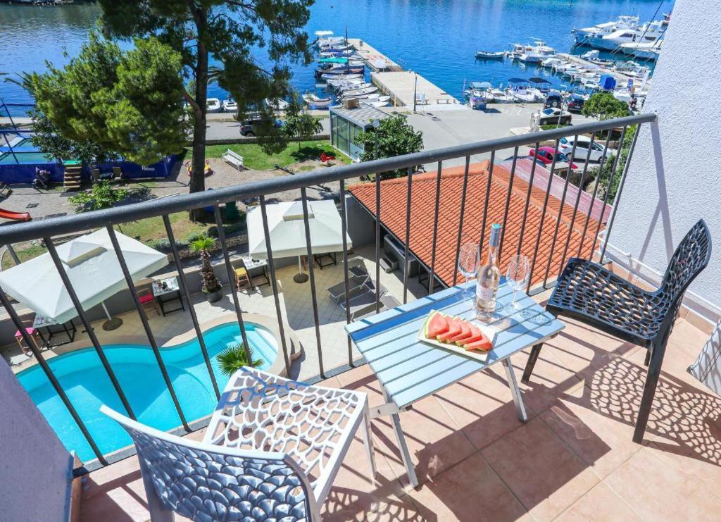 Hotel Лумбарда Экстерьер фото