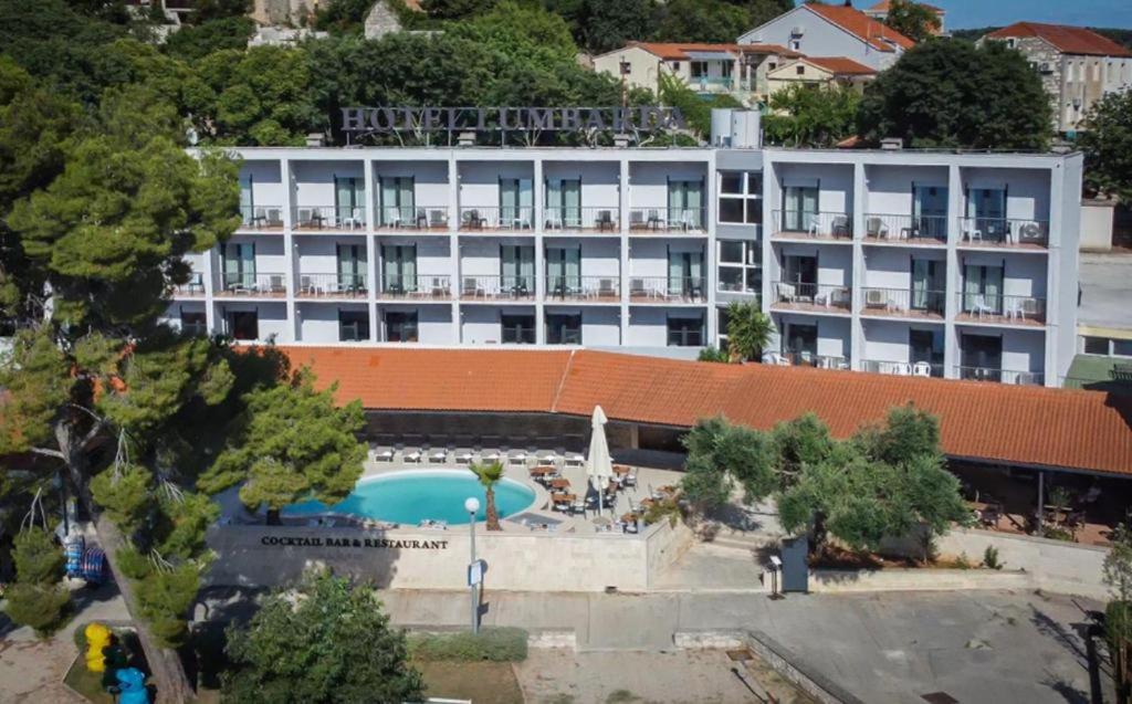 Hotel Лумбарда Экстерьер фото