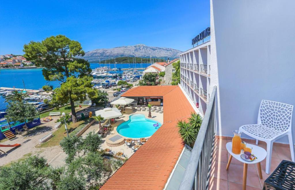 Hotel Лумбарда Экстерьер фото
