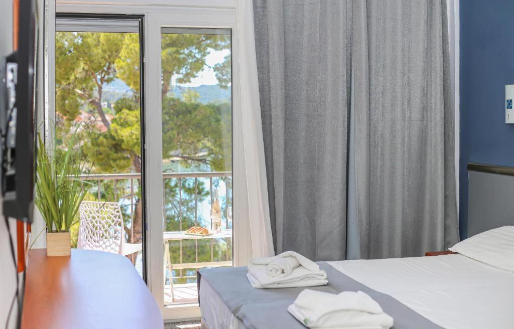 Hotel Лумбарда Экстерьер фото